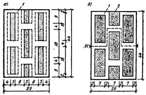 рис. 43, "Блоки из бетона на гравийно-песчаной смеси с вертикальными вкладышами из легкого глинобетона", а - верхняя плоскость бетона; б - нижняя плоскость блока; 1 - бетон; 2 - легкий глинобетон