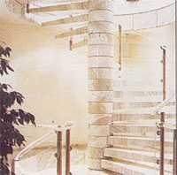 Винтовая мраморная лестница